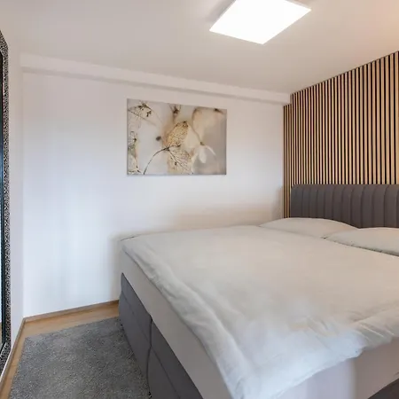 Airport Luxury Apartment & Spa Prague Exterior photo
