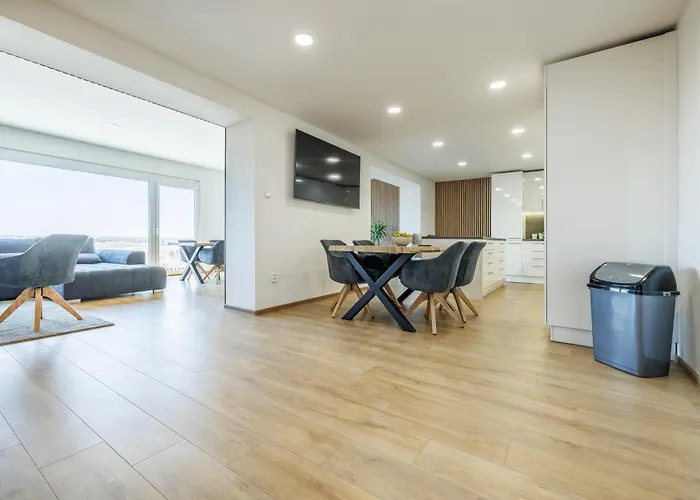 Airport Luxury Apartment & Spa Prague